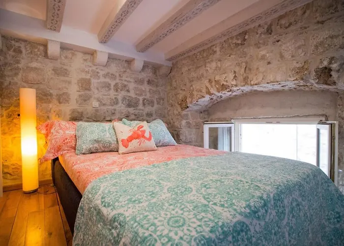 Historic Elegance In The Heart Of Old Town *