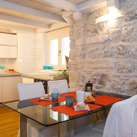 Historic Elegance In The Heart Of Old Town Apartament Dubrownik