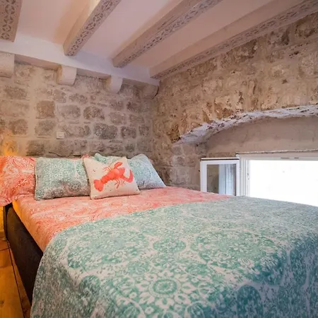 Historic Elegance In The Heart Of Old Town *