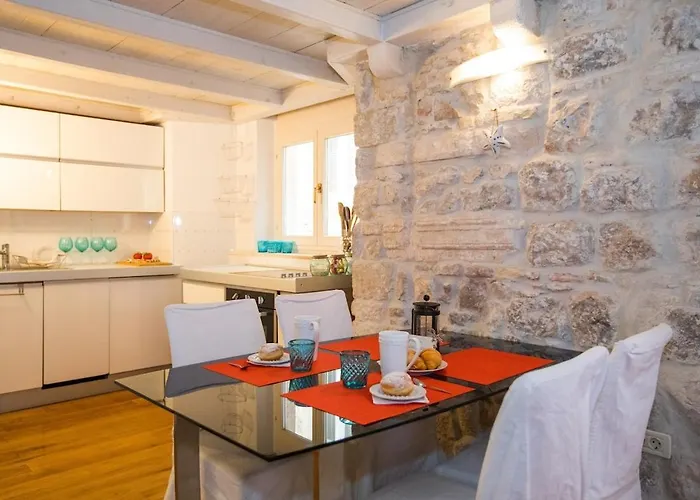 Historic Elegance In The Heart Of Old Town Apartament Dubrownik