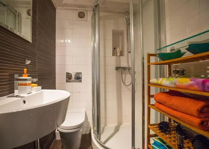 Historic Elegance In The Heart Of Old Town Apartament *